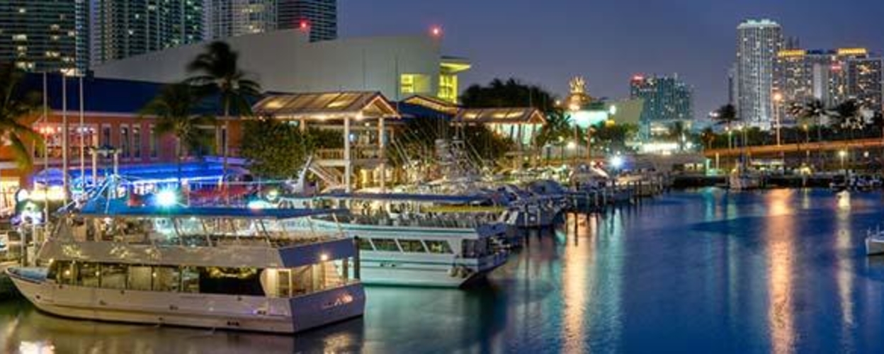 Romantic Sunset Boat Tour in Miami