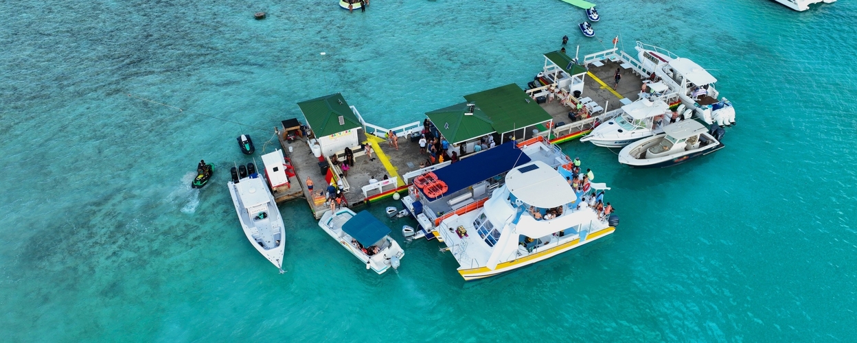 Snorkeling Tour and Floating Bar in Turks and Caicos
