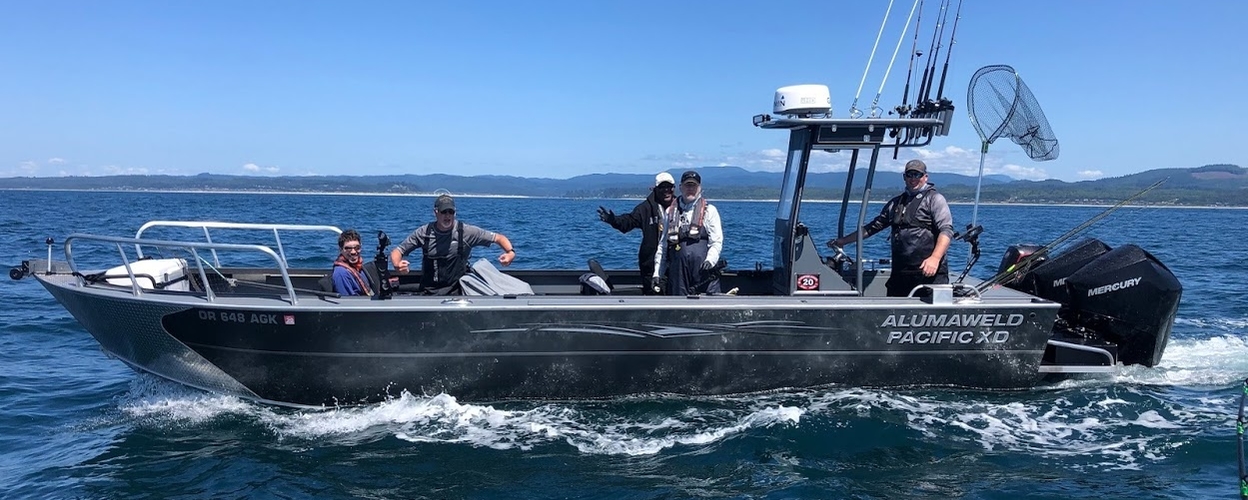 Full-day Salmon and Crab Fishing in Central Oregon