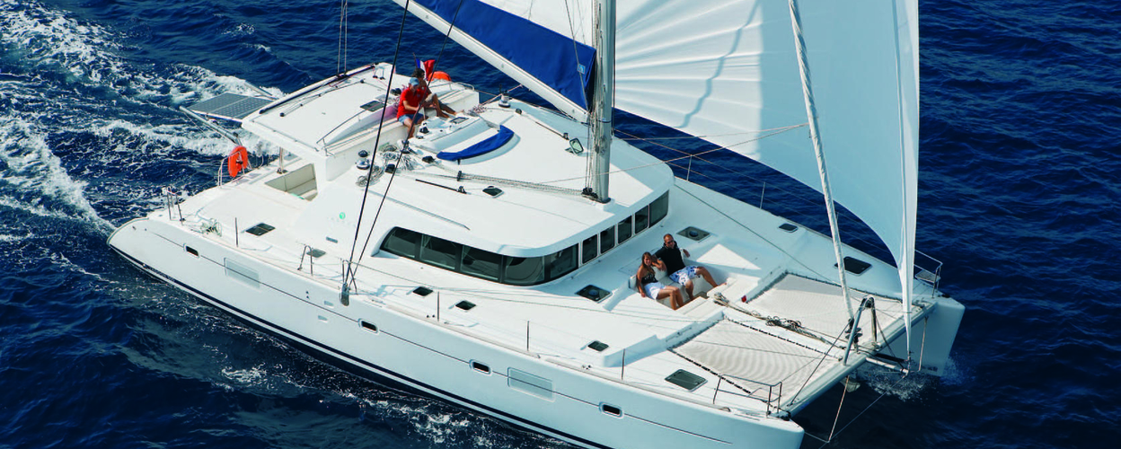 Luxury Catamaran Tour with Snorkeling in Kona