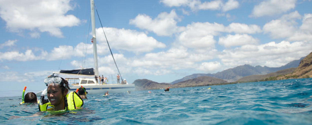 snorkeling with marine life in hawaii