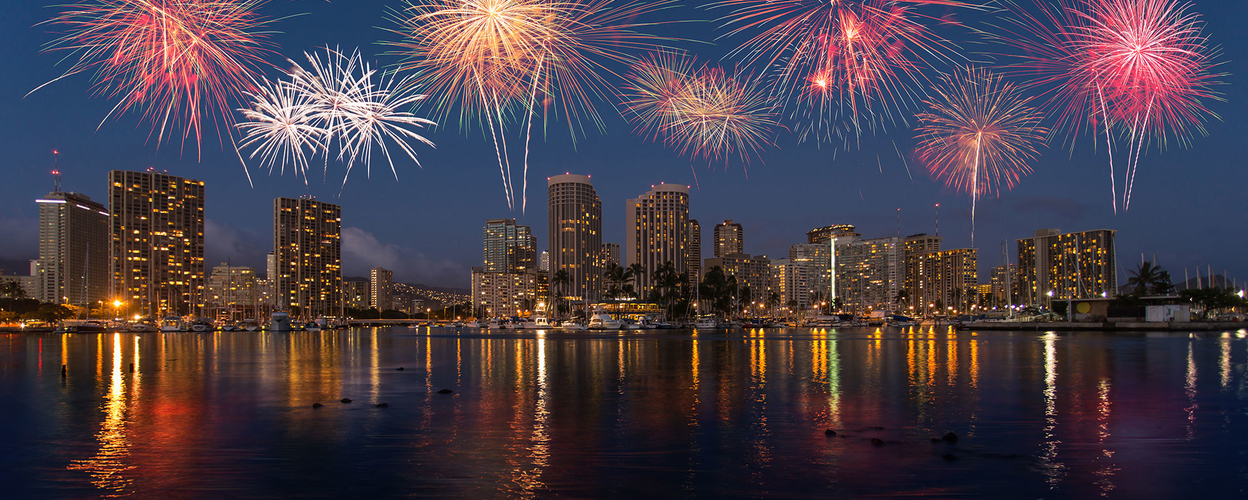 Fireworks Catamaran Cruise in Waikiki 