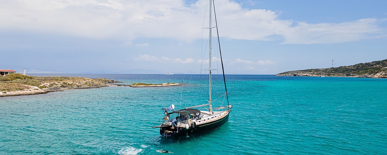 Private sailing cruise in Athens with culinary exploration