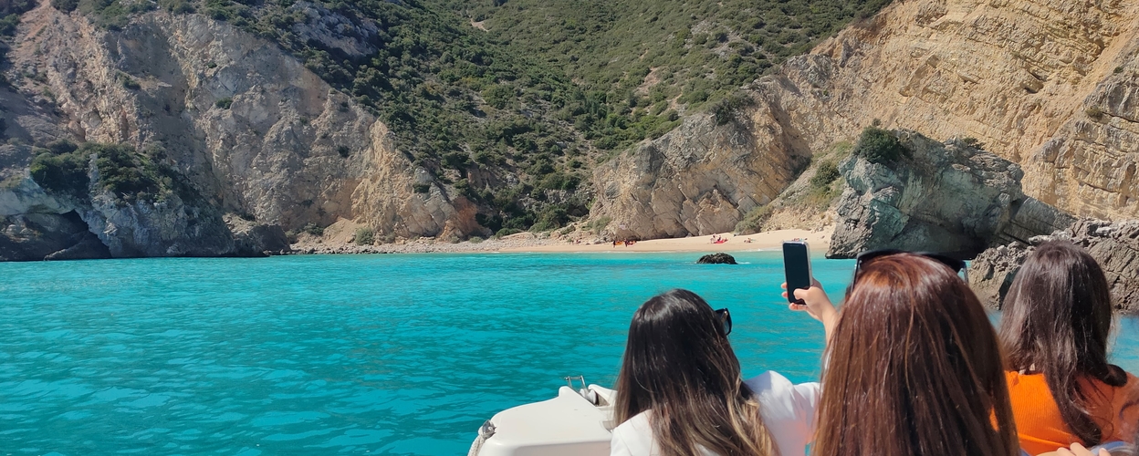 Boat tour from Sesimbra to Cabo Espichel