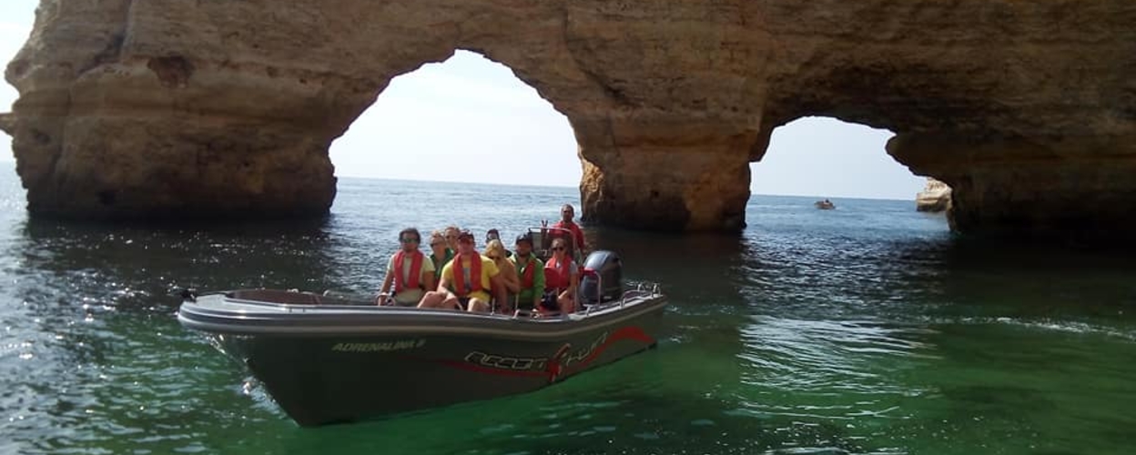 Boat ride to Benagil from Portimão with swimming Cover