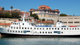 Private Boat for Big Groups in Lisbon