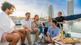 Sailing and Gin Tonic Experience in Barcelona