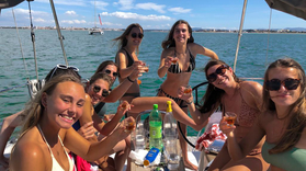 Beach tour by Boat in Lisbon