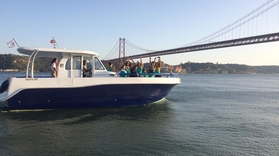 Group boat tour in Lisbon Cover