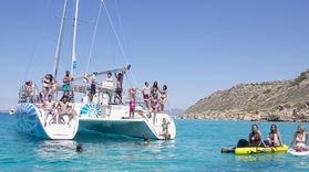 Book a private catamaran in Mallorca
