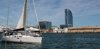 Sailing and Wine Tour in Barcelona
