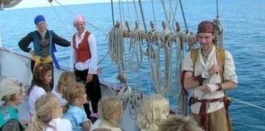 Educational Sailing Tour in Chicago