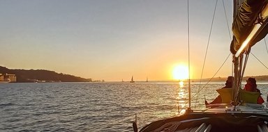Romantic Private Sunset Sailing in Lisbon