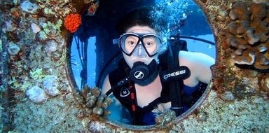 Night Wreck and Reef Diving in Honolulu