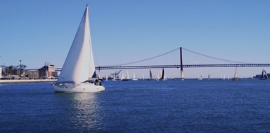 Private Lisbon city sightseeing cruise by boat