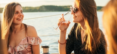 Private Wine & Food Boat Tour in Erie