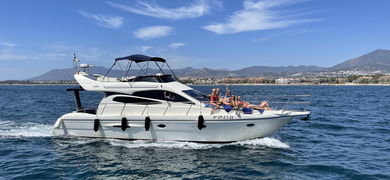 Rent a yacht in Marbella