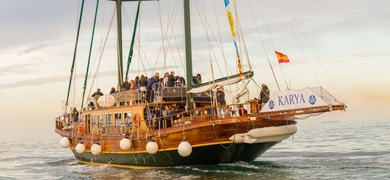 Boat tour in Barcelona