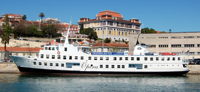 Private Boat for Big Groups in Lisbon