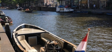 Private Local Boat Tour Around Amsterdam
