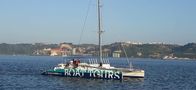 Cover for Tour on a catamaran in Lisbon