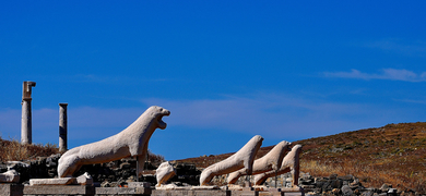 Yacht Cruise to Rhenia Island and Guided Tour of Delos