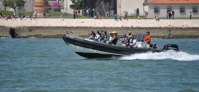 Cultural speedboat tour in Lisbon