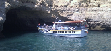 Tourist trip to the Benagil Caves 