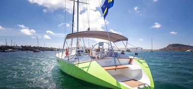 On our comfortable 48ft sailing yacht Galaxie we provide all the comfort you need. 