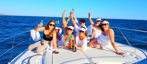 Bachelorette boat party in Vilamoura