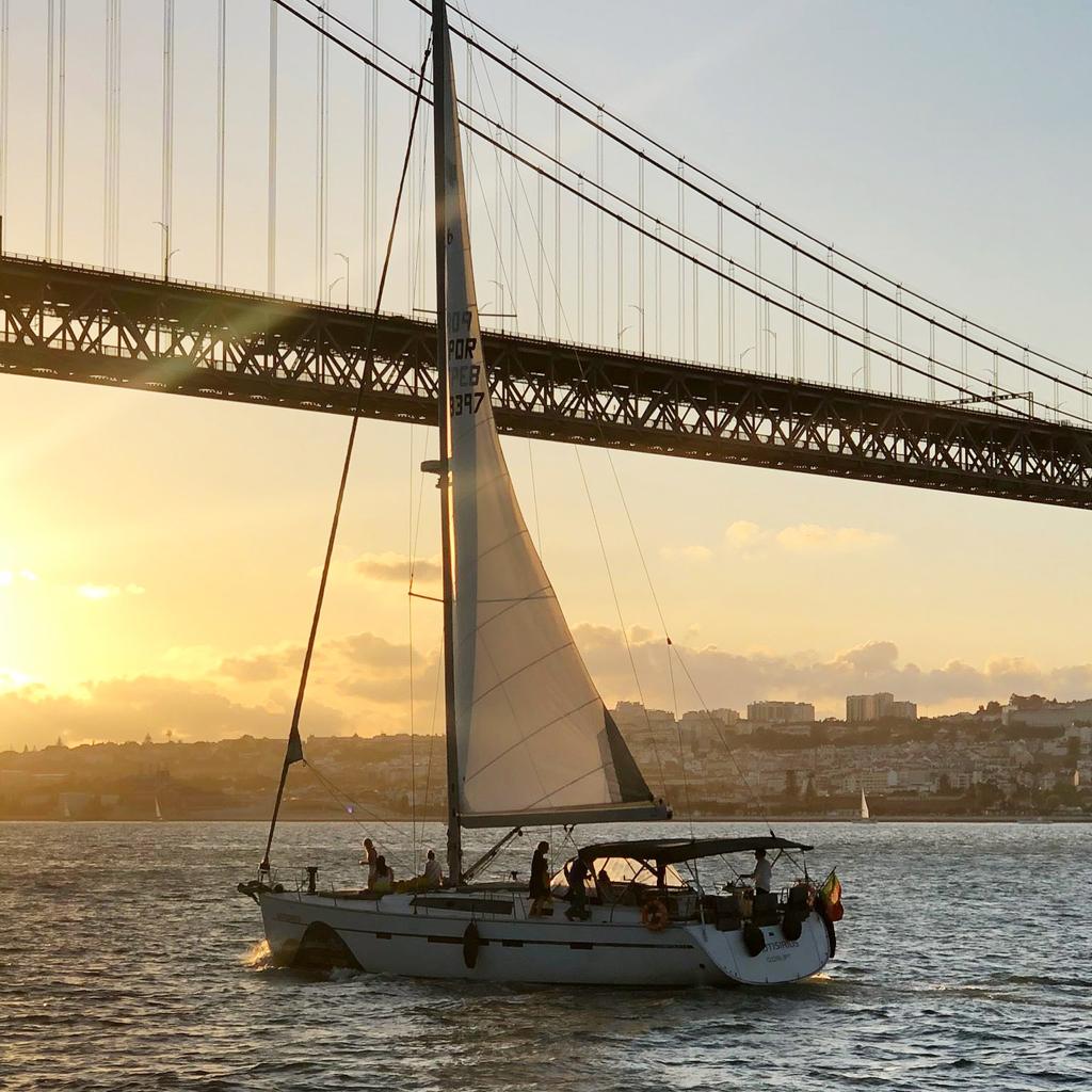 Private Boat Tour in Orly of Lisbon