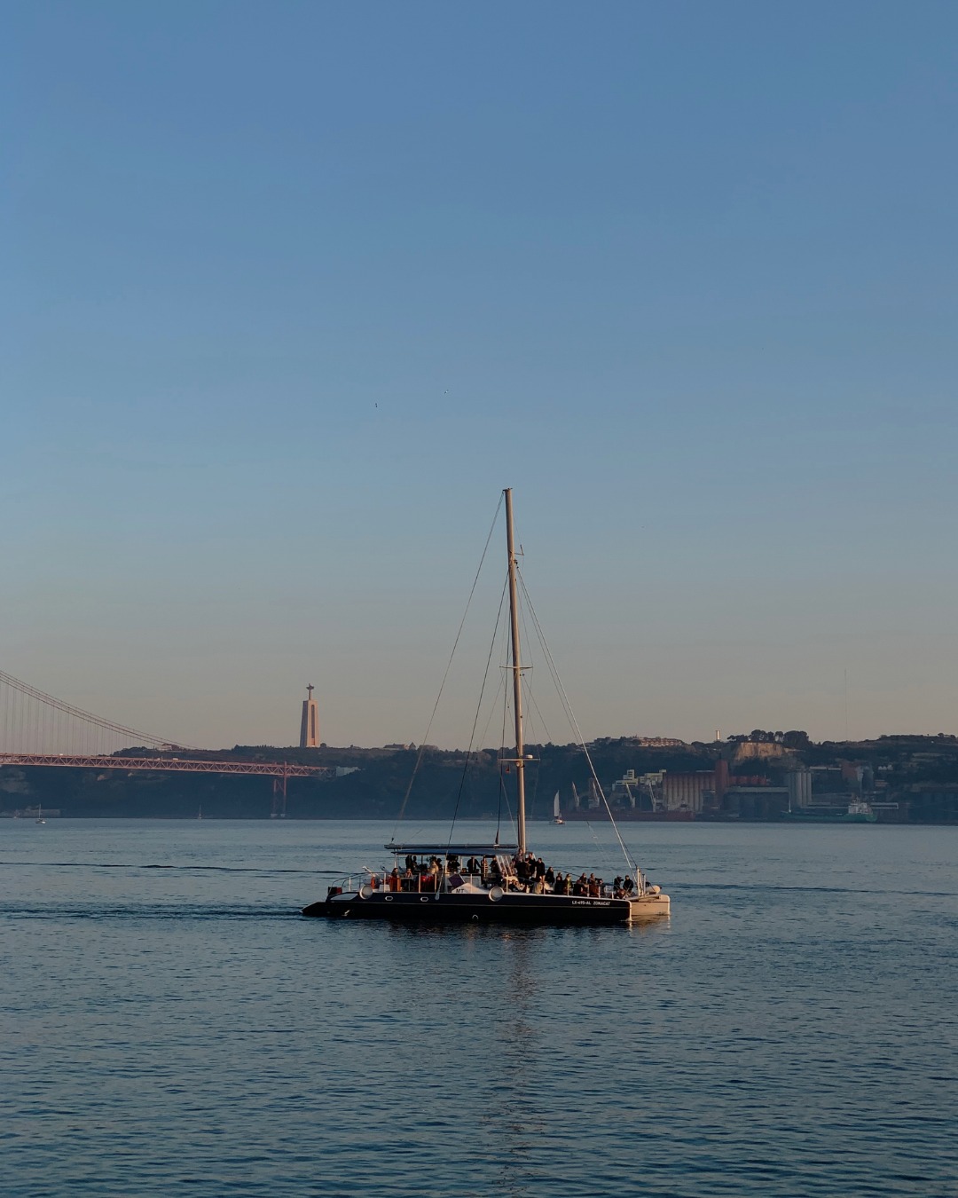 Boat charter in Lisbon for your group
