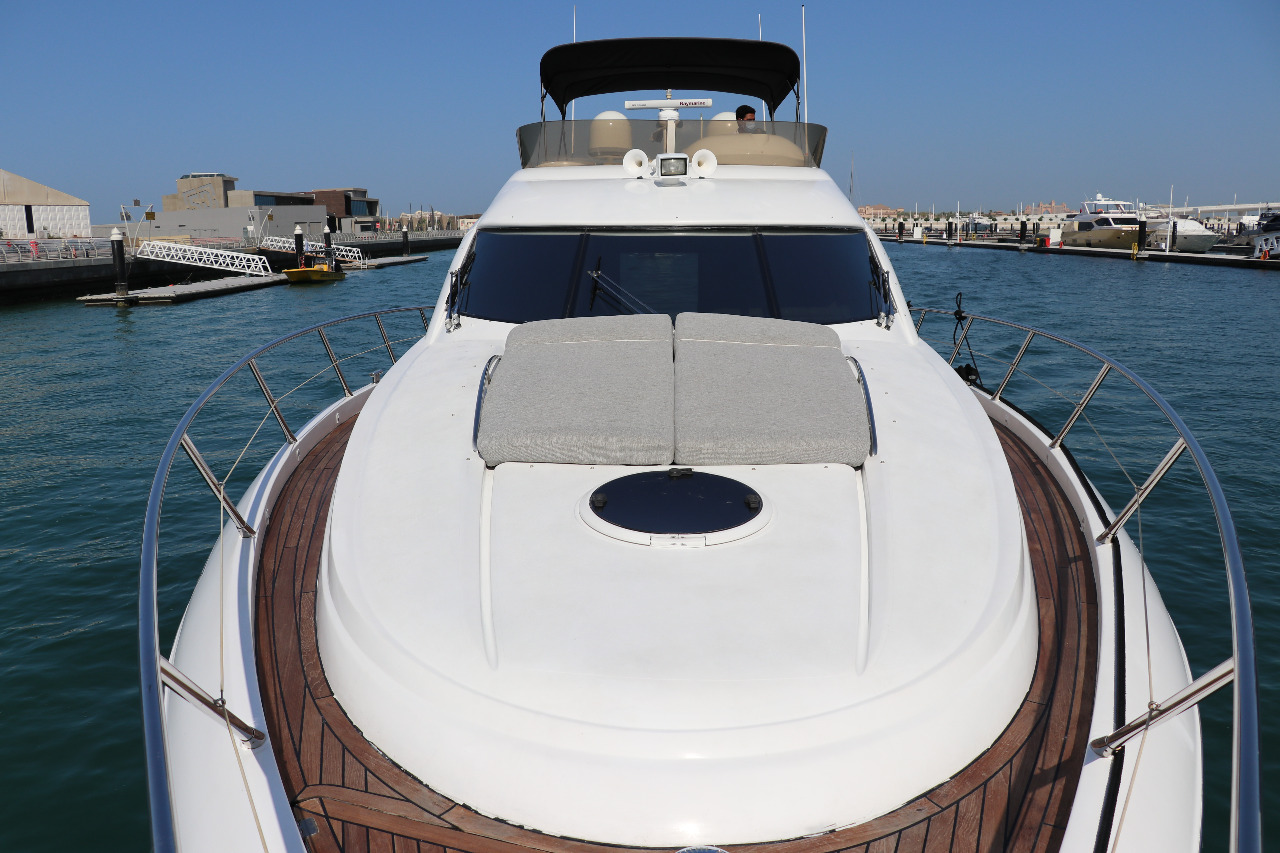 Private Charter Sunseeker 56ft yacht in Dubai