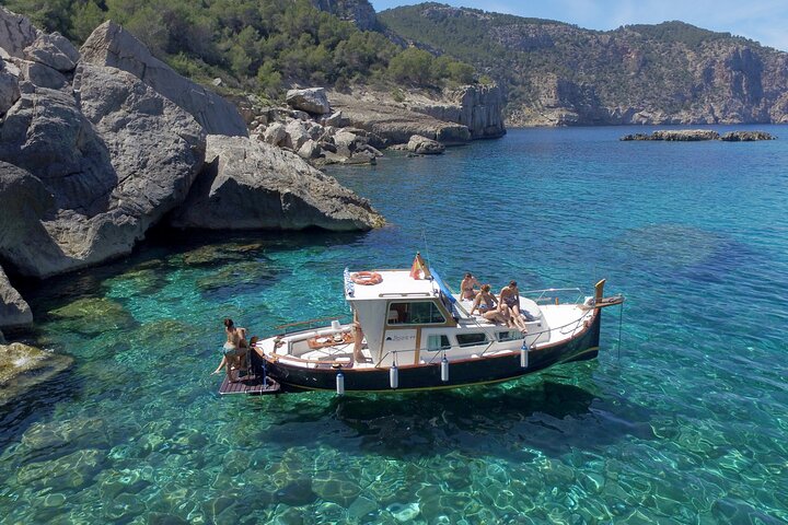 Rent a boat in Ibiza