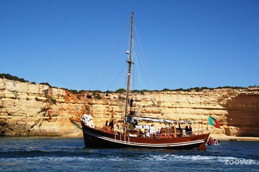 From the Captain Hook cruise in Albufeira you'll have stunning views 