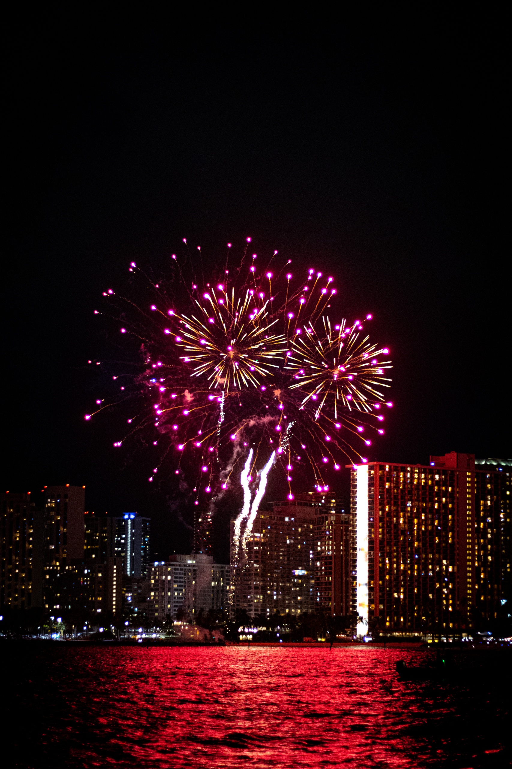 Friday Night Fireworks Cruise in Waikiki