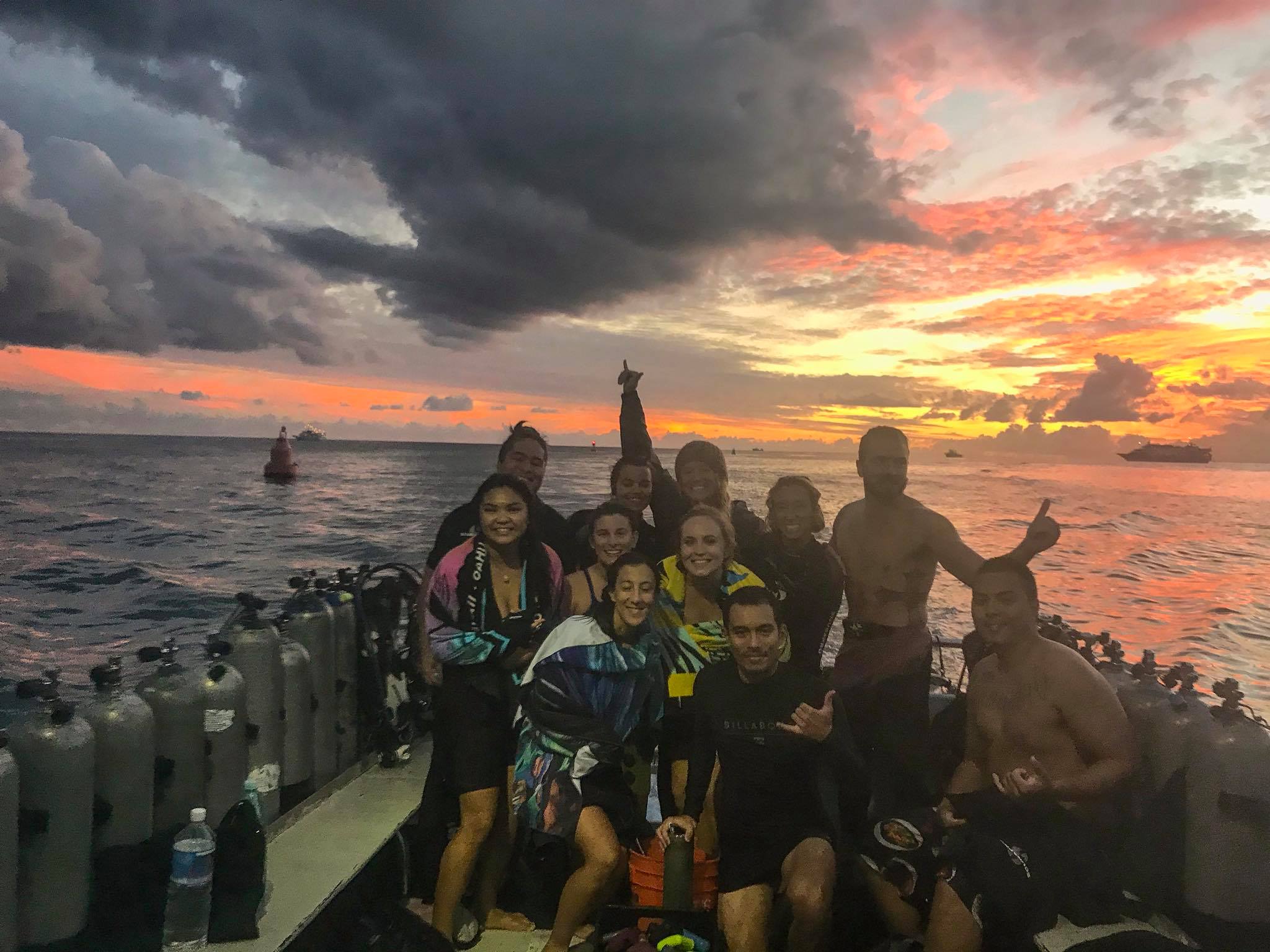 Sunset snorkeling tour from Waikiki