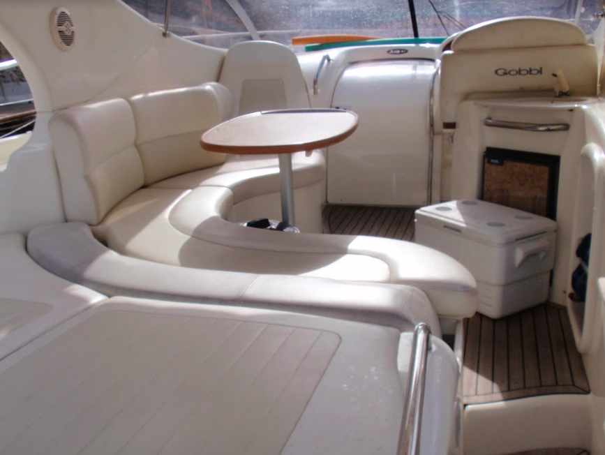Feel comfortable on our luxury yacht