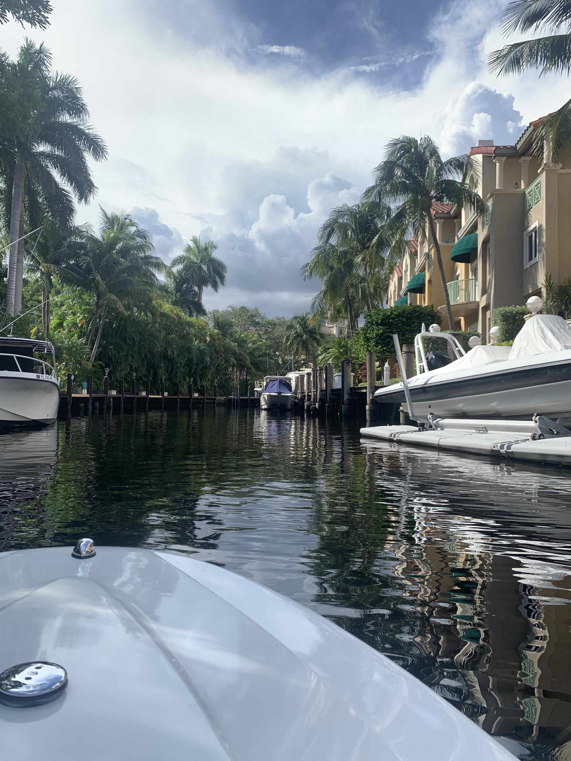 Mini-Powerboat Rentals in Fort Lauderdale