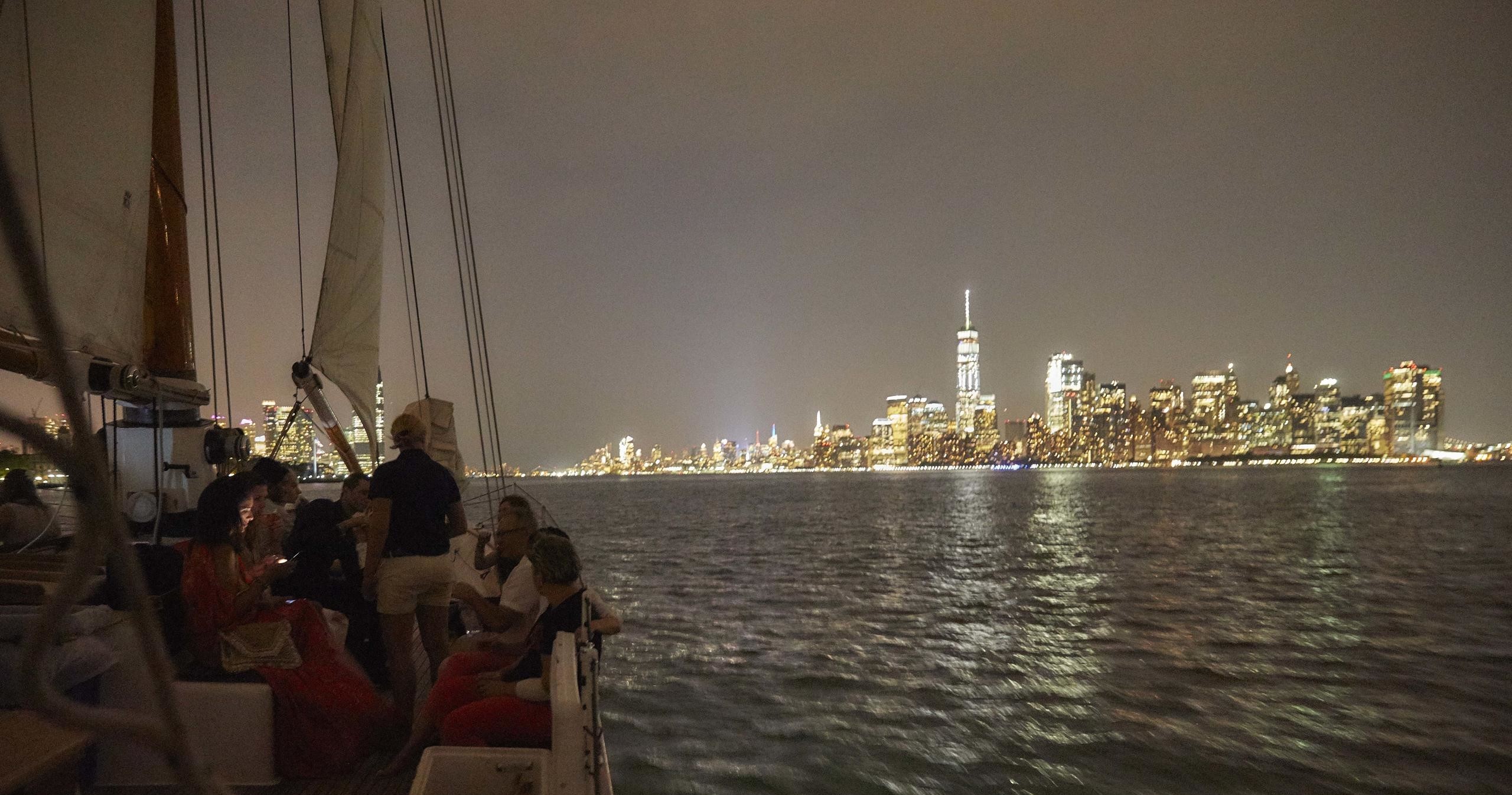 New York City Lights Sailing Tour 
