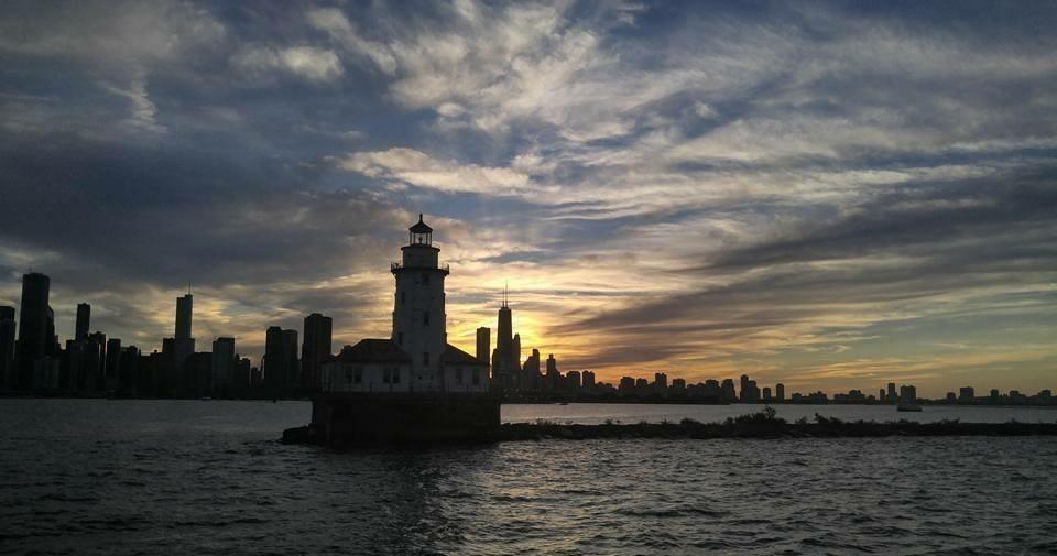 Discover Chicago’s Skyline From a Sailboat