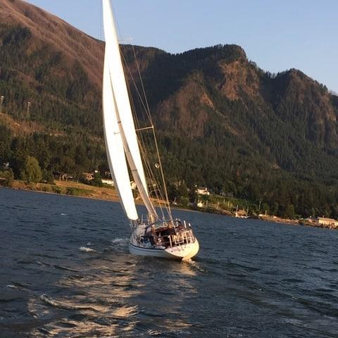 Sailing Tour in Cascade Locks