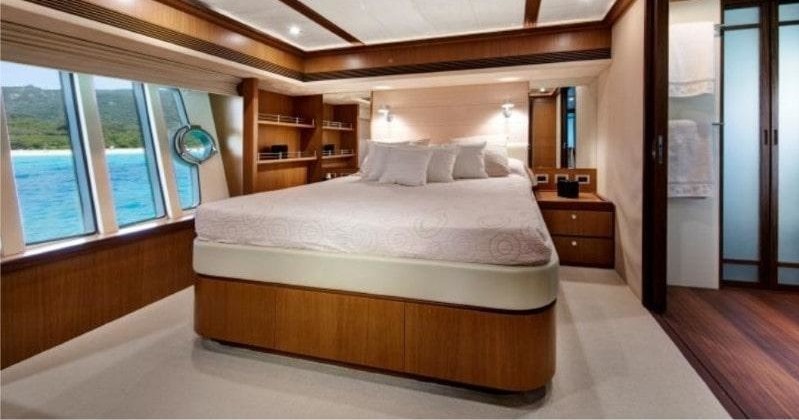 Charter a Yacht in Key Biscayne