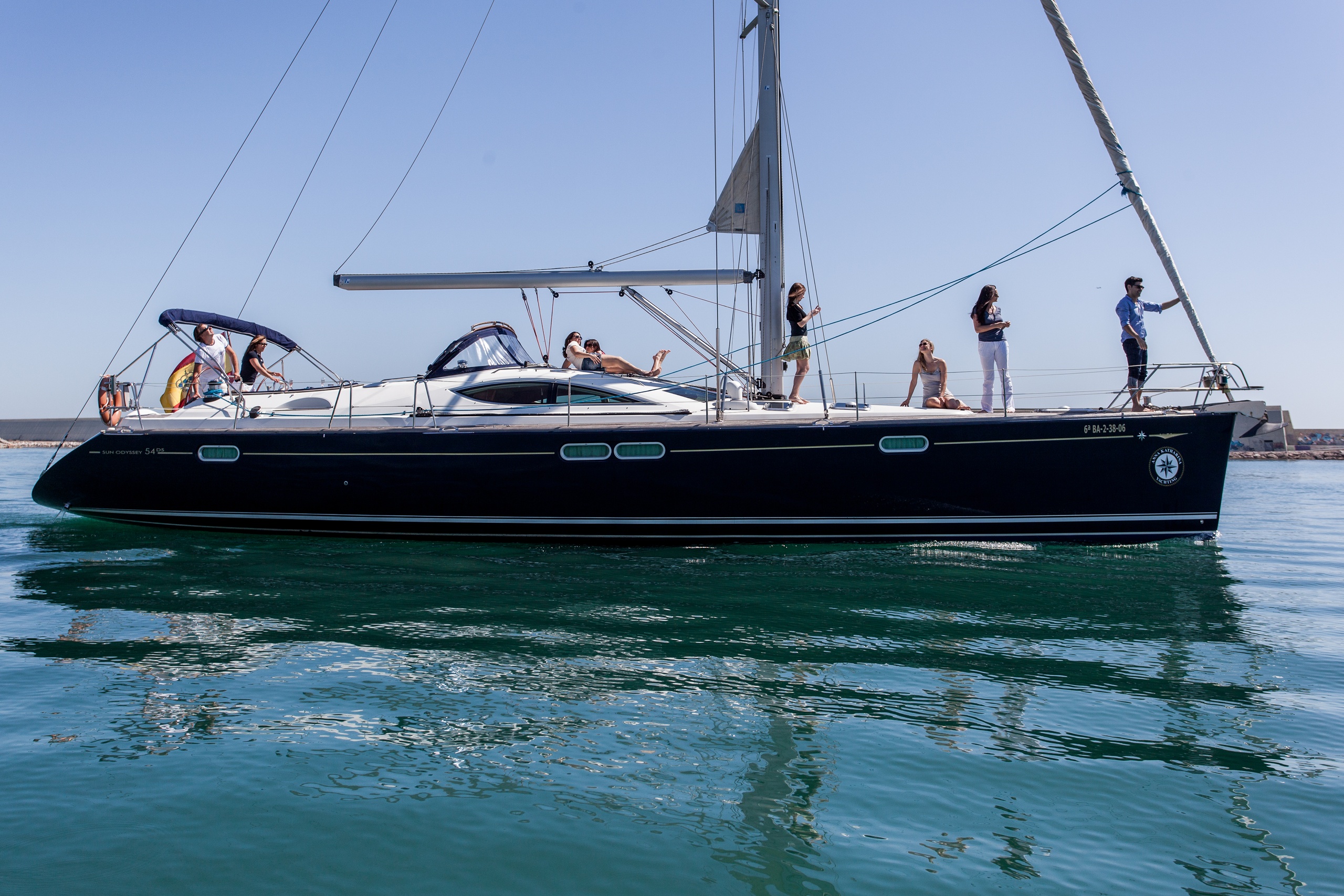 Private Luxurious Sailing Tour in Barcelona