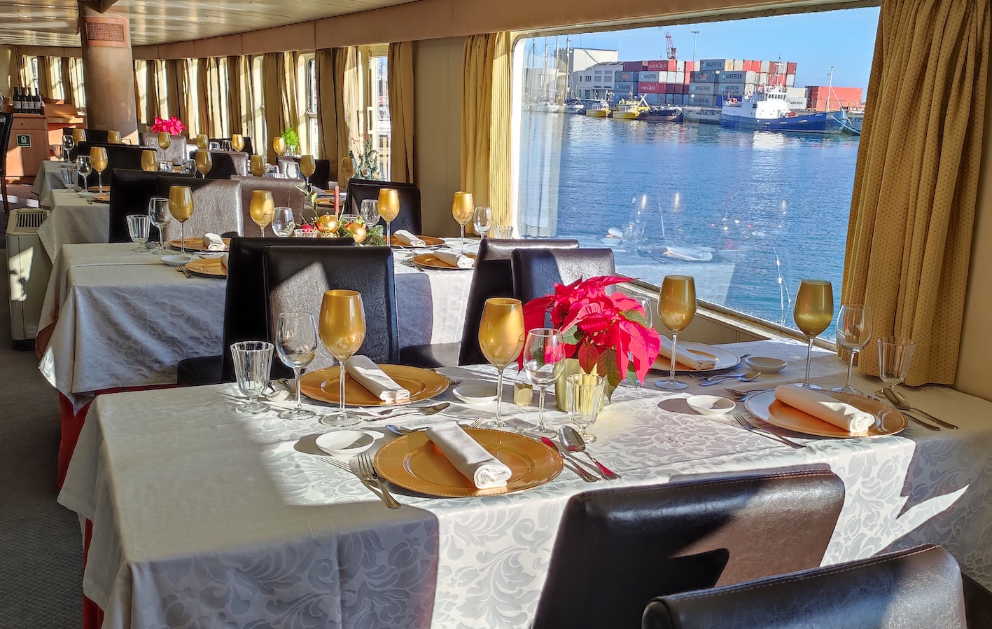 catering Private Boat for Big Groups in Lisbon