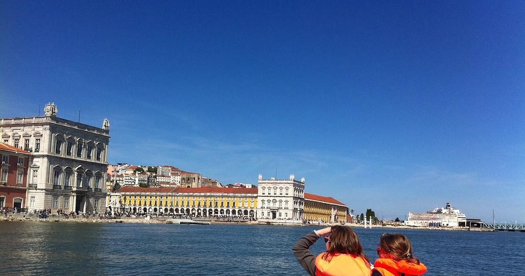 Private Tour on a Motor RIB in Lisbon