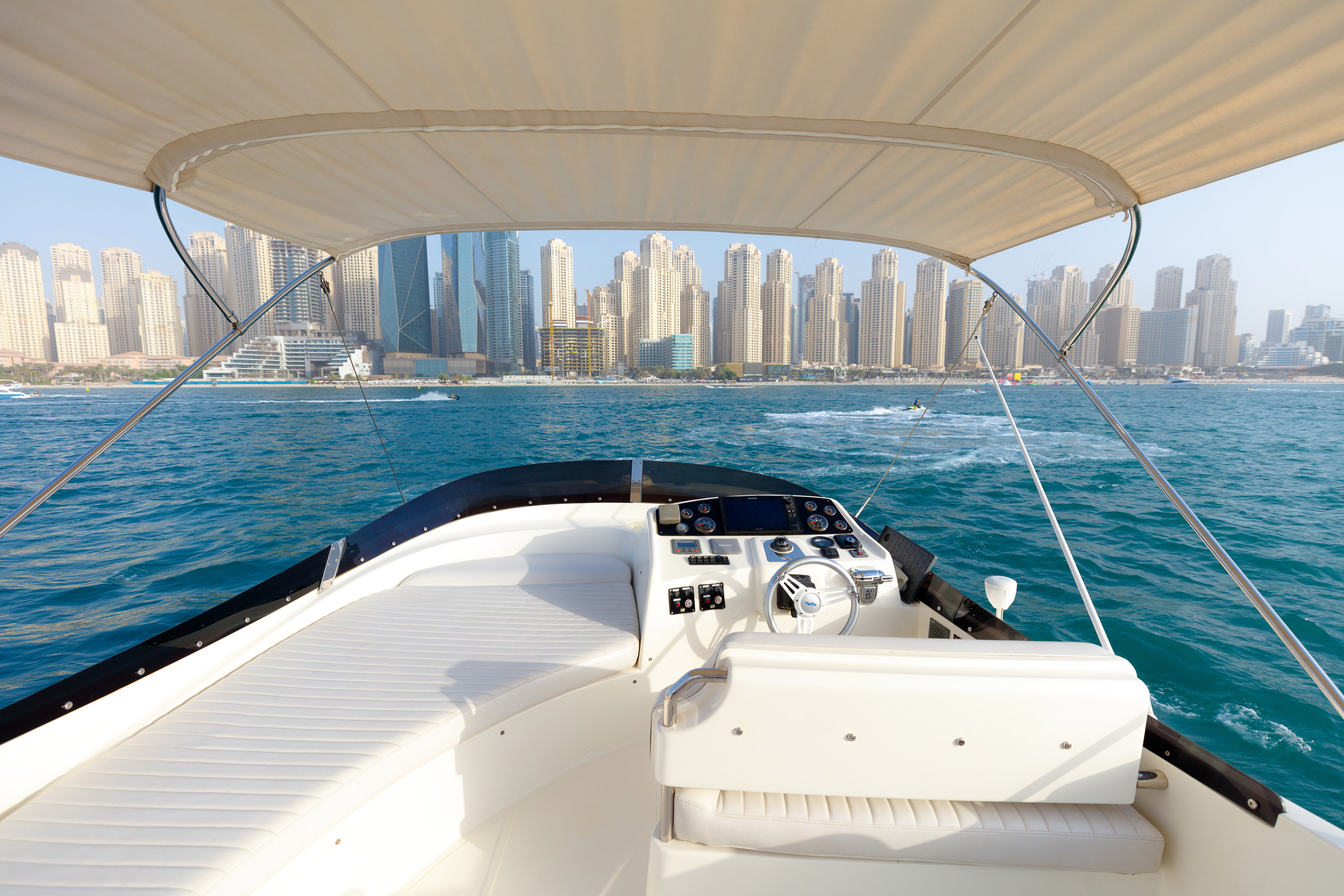 Yacht Cruising in Dubai