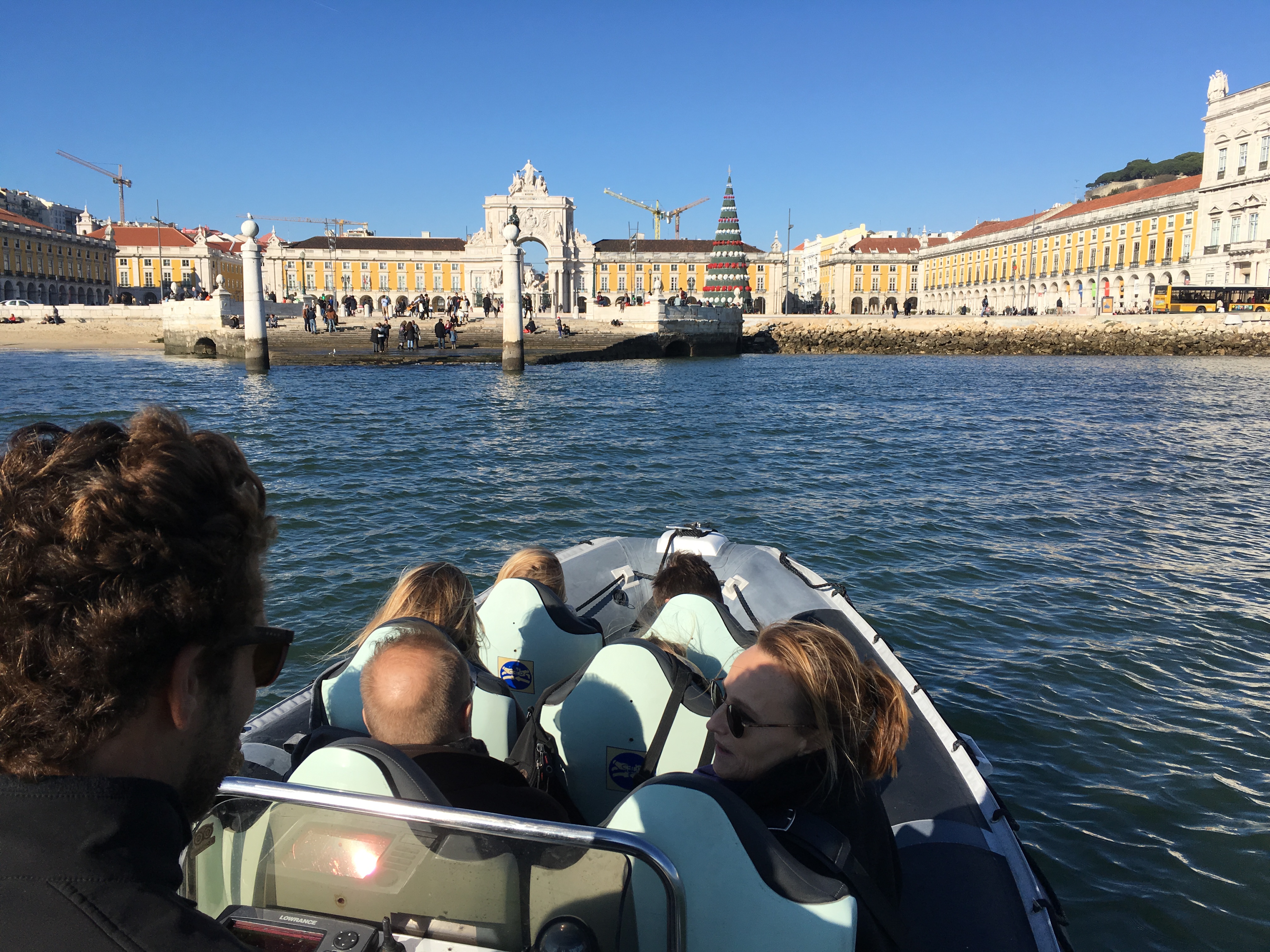 boat tour in Lisbon by speedboat