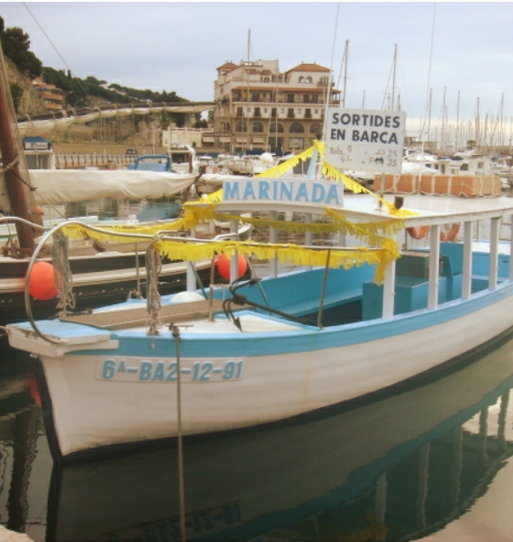 Private boat tour with fishing in Barcelona