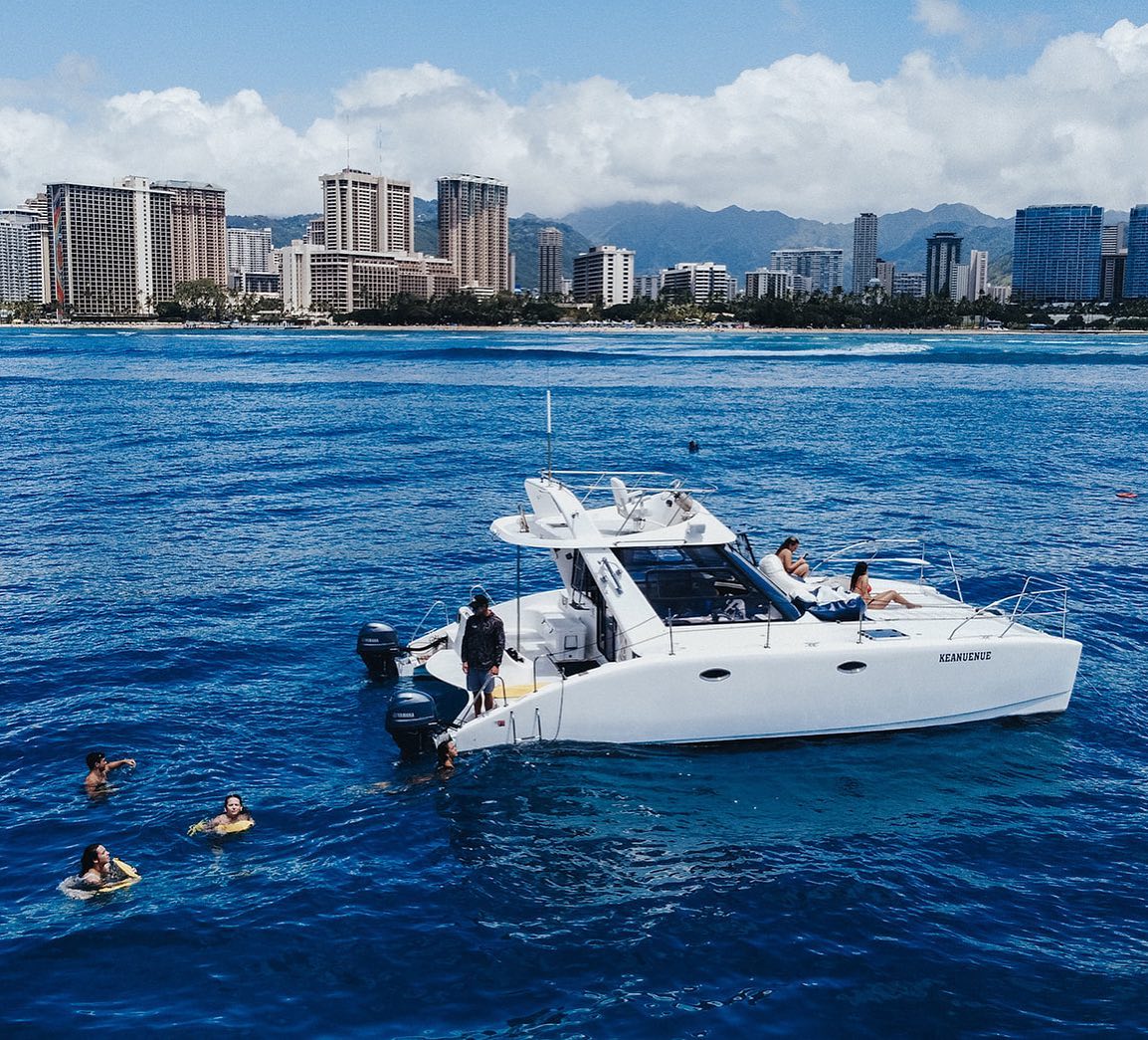 power catamaran hawaii